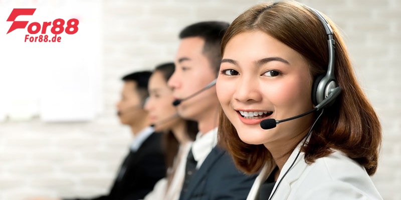 Kết nối với tổng đài viên nhanh chóng qua số hotline